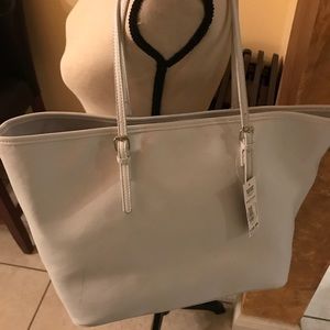 White bucket purse